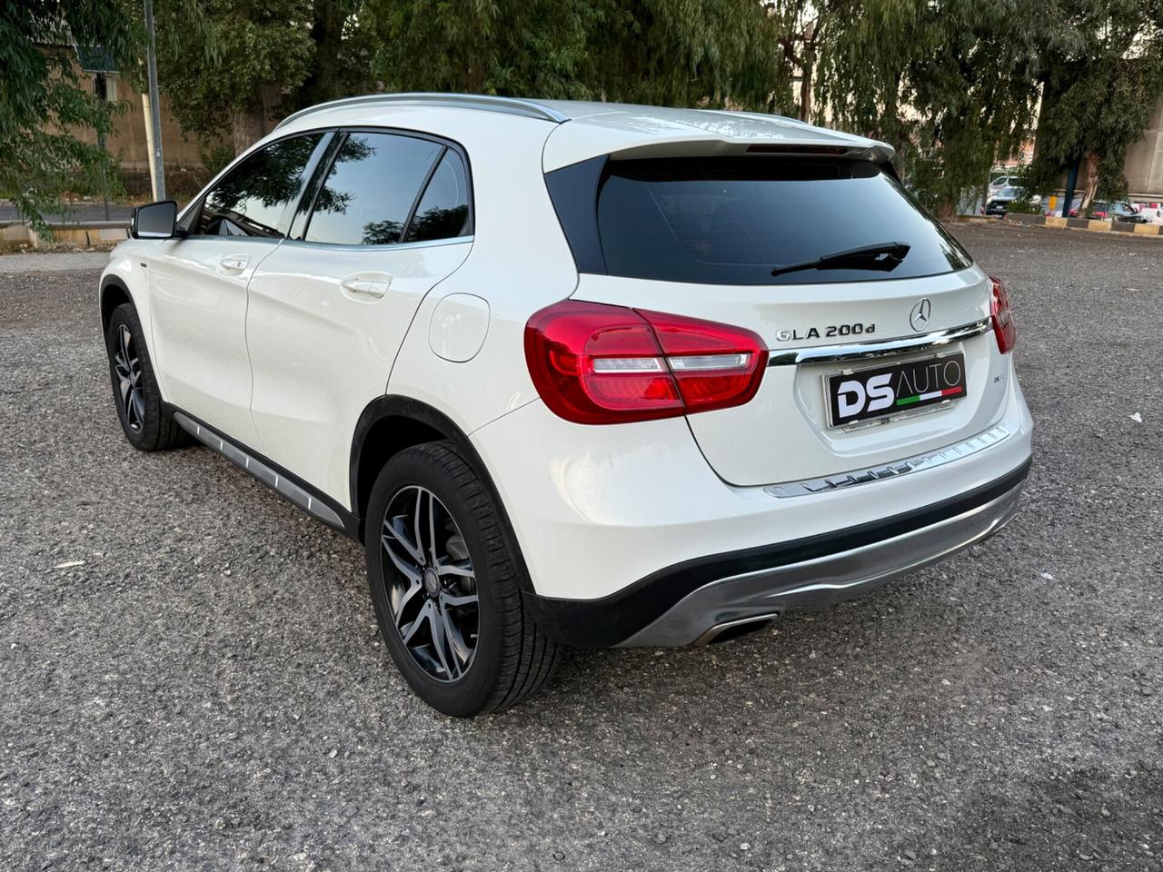 MERCEDES- BENZ GLA 200 D AUTOMATIC SPORT