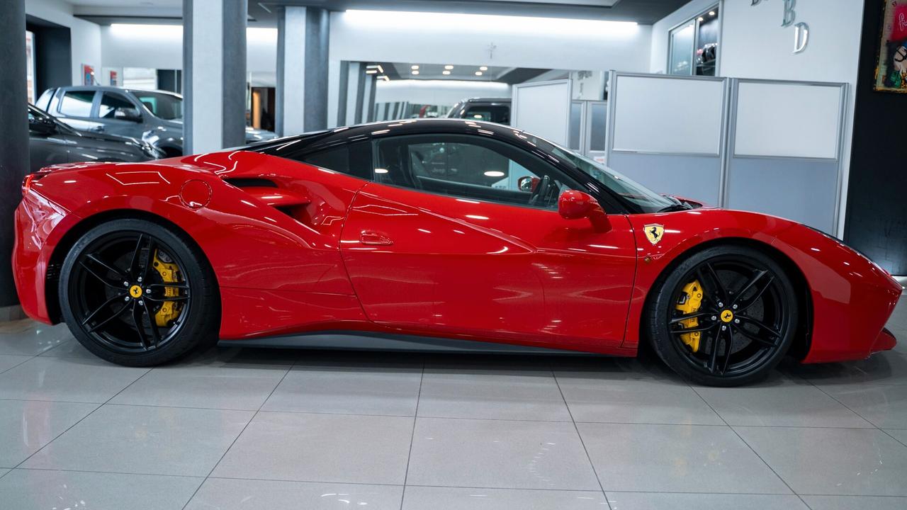 Ferrari 488 GTB 3.9 DCT FULL CARBON CARBOCERAMIC DISPLAY SEDIL