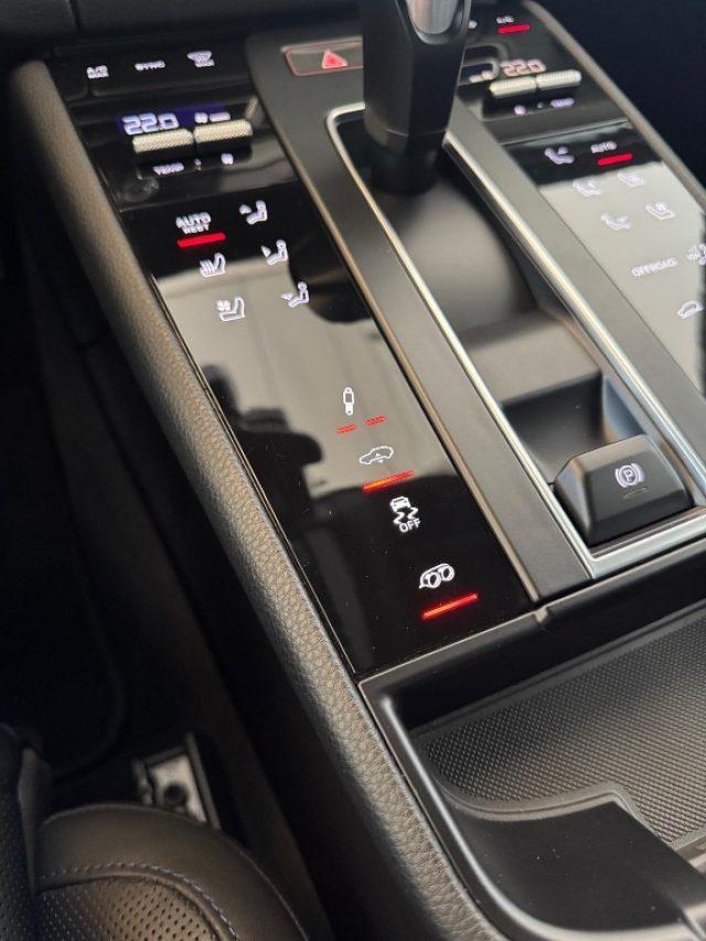 PORSCHE Macan 2.0 T //TETTO//21//BOSE//
