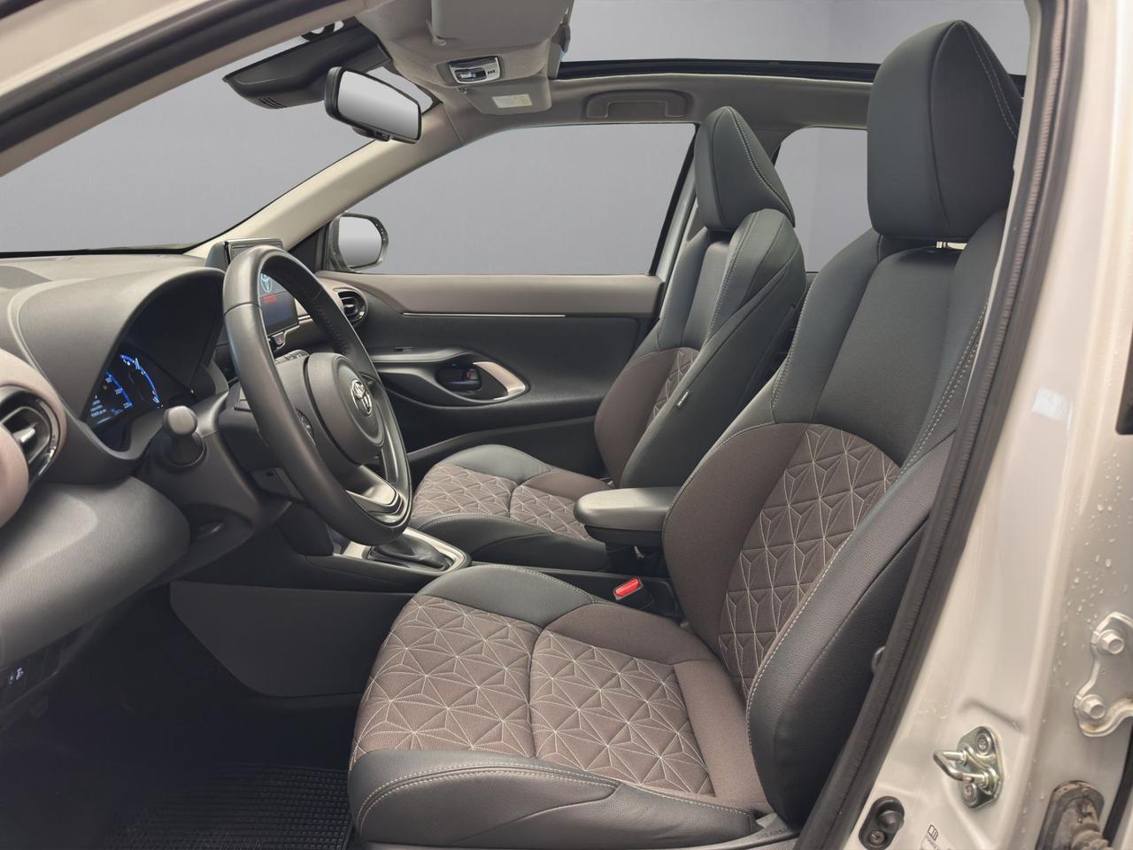 Toyota Yaris Cross 1.5h Lounge fwd 116cv e-cvt