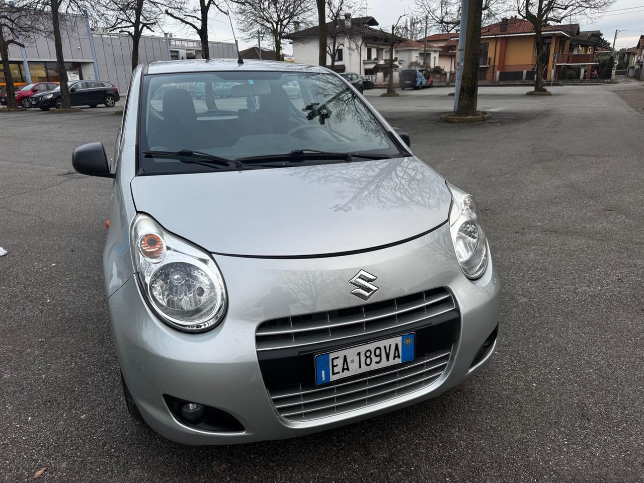 Suzuki Alto 1.0 con 77000km neopatentati