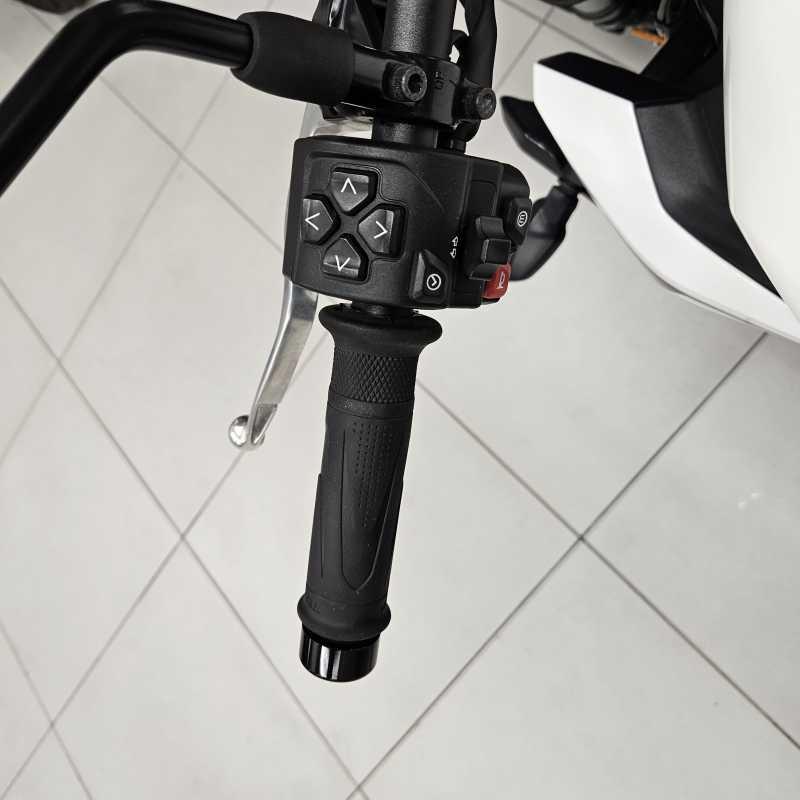 Triumph Street Triple 765 R - 2024
