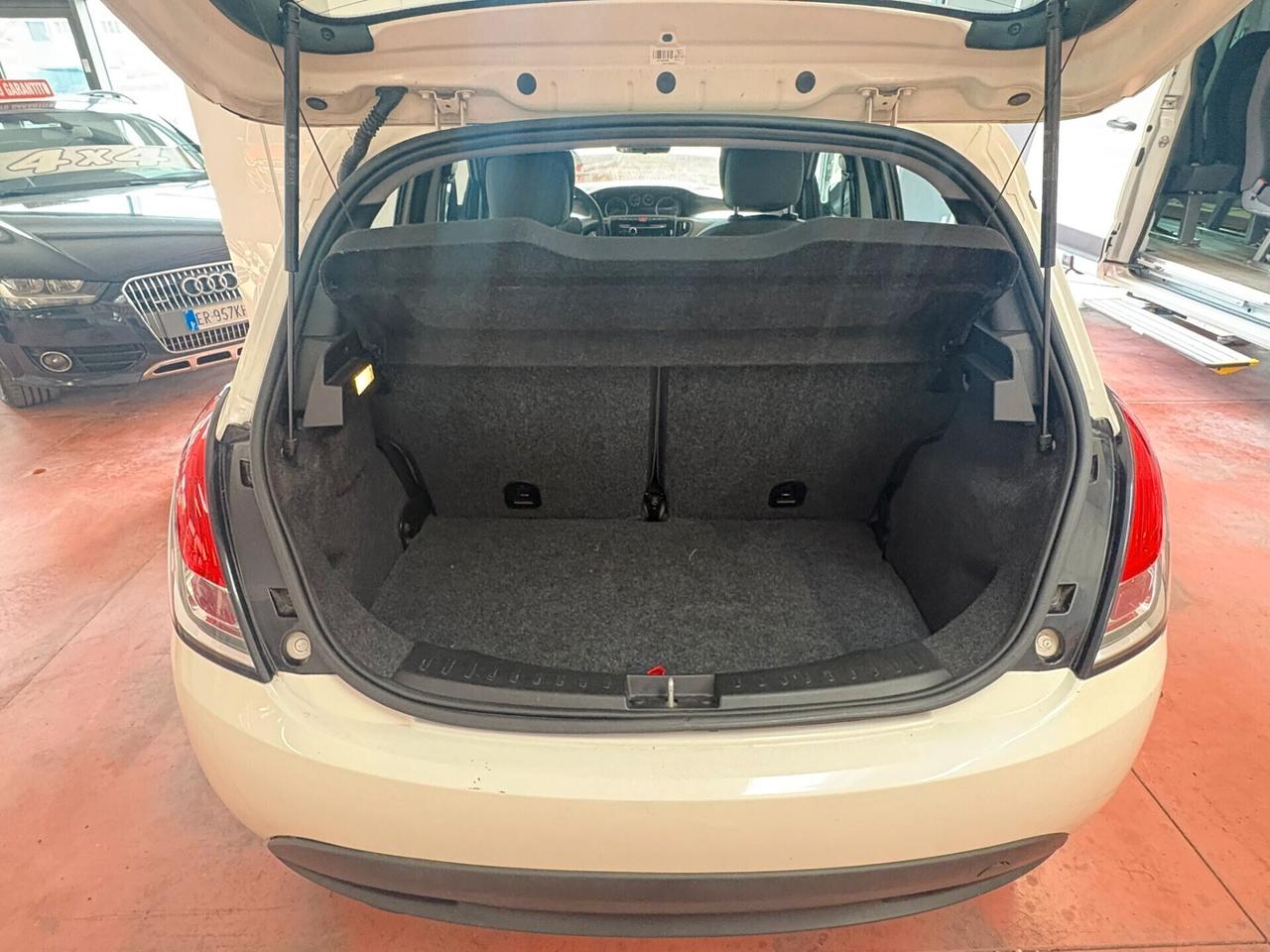 LANCIA YPSILON Porte5 METANO -Benz.CV 85 Km 90.326 Certificati Per NEOPATENTATI garanzia 12 mesi