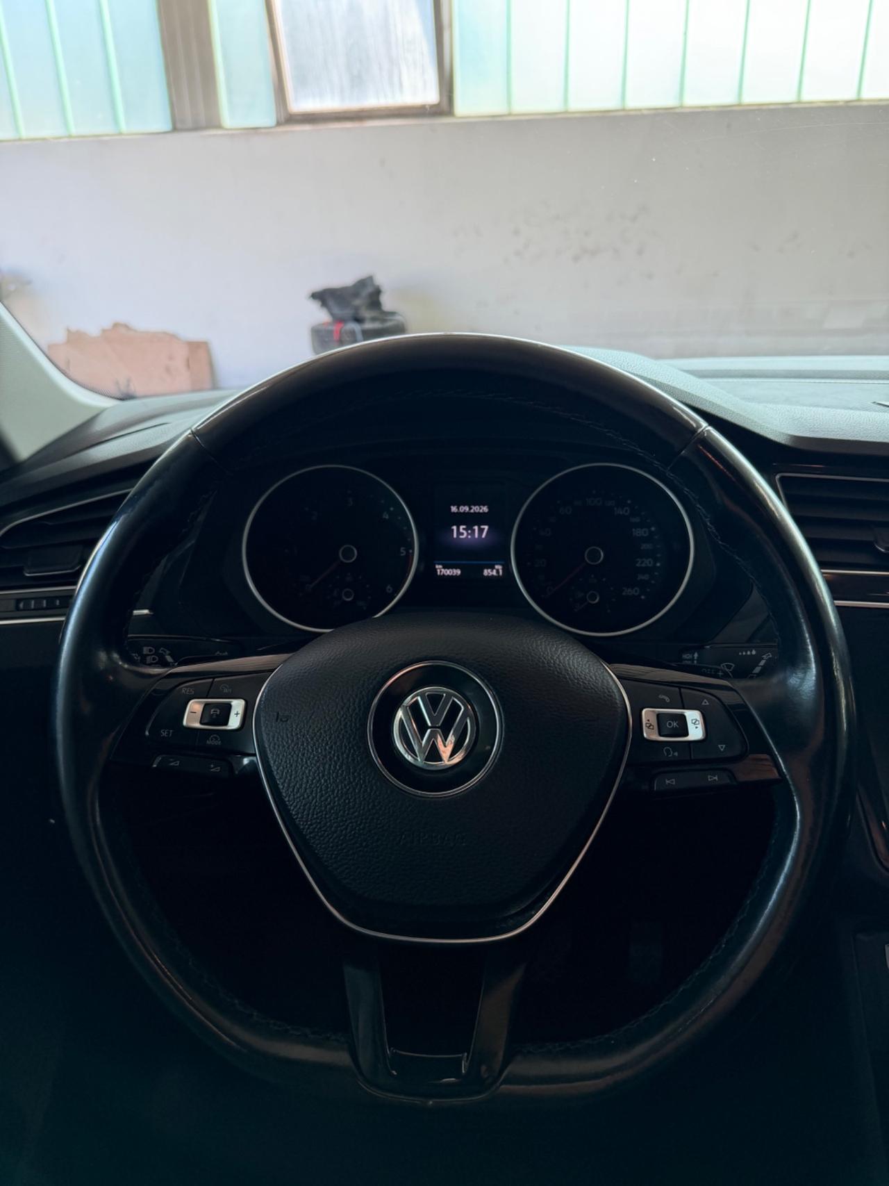 Volkswagen Tiguan 2.0 TDI SCR DSG 4MOTION Business BMT