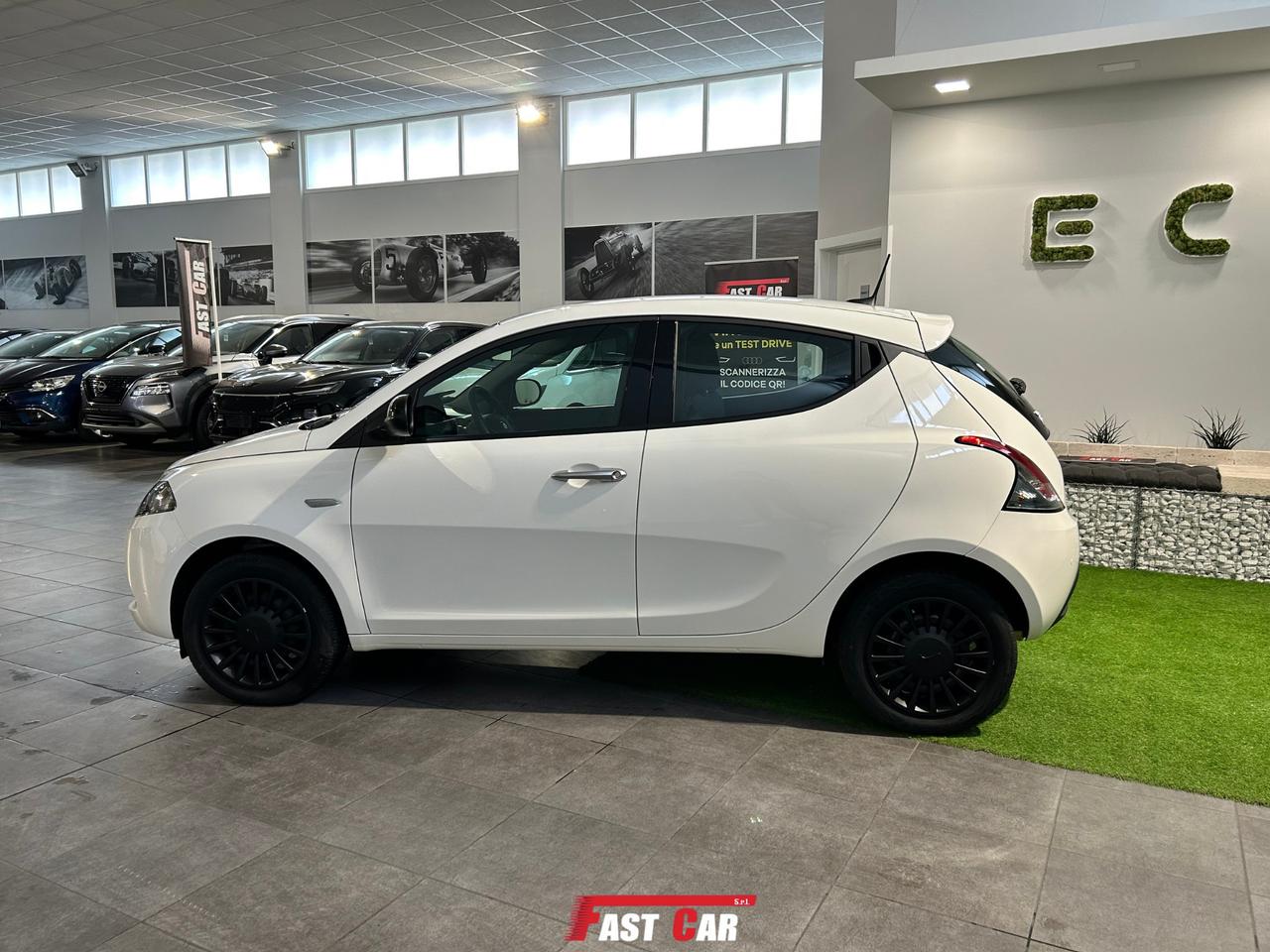 Lancia Ypsilon 1.2 69 CV 5 porte GPL Silver