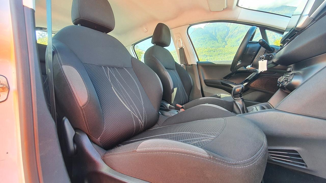 Peugeot 208 1.2 NEOPATENTATI
