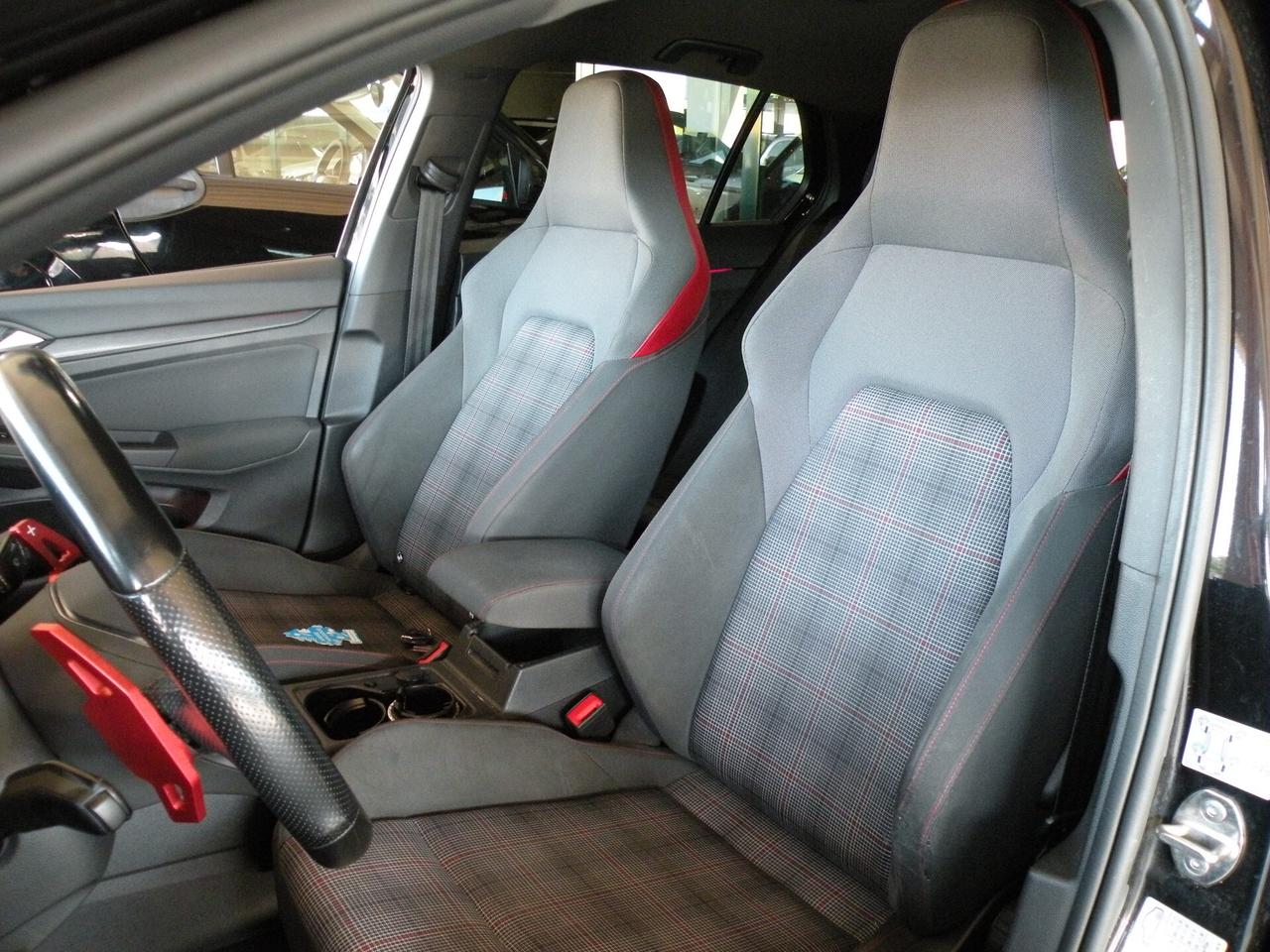 Volkswagen Golf GTI 2.0 TSI