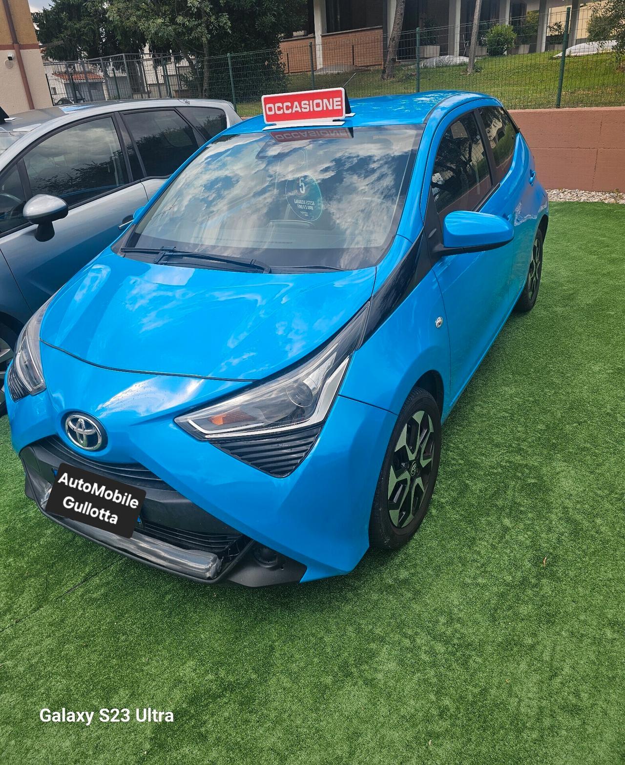 Toyota Aygo Connect 1.0 VVT-i 72 CV 5 porte x-clusiv