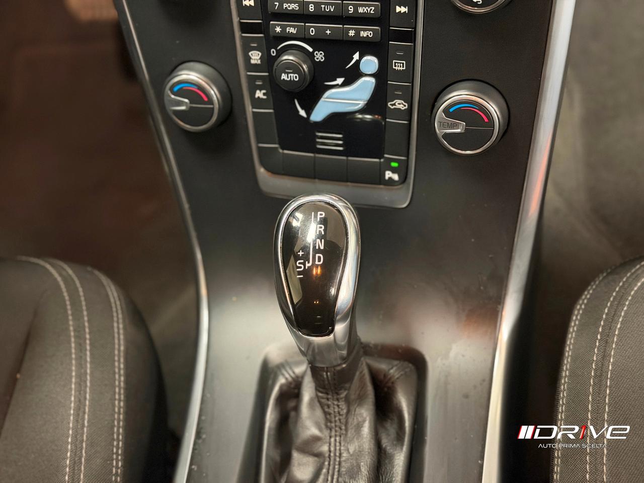 VOLVO XC60 (2008-2018) XC60 D4 Geartronic Kinetic