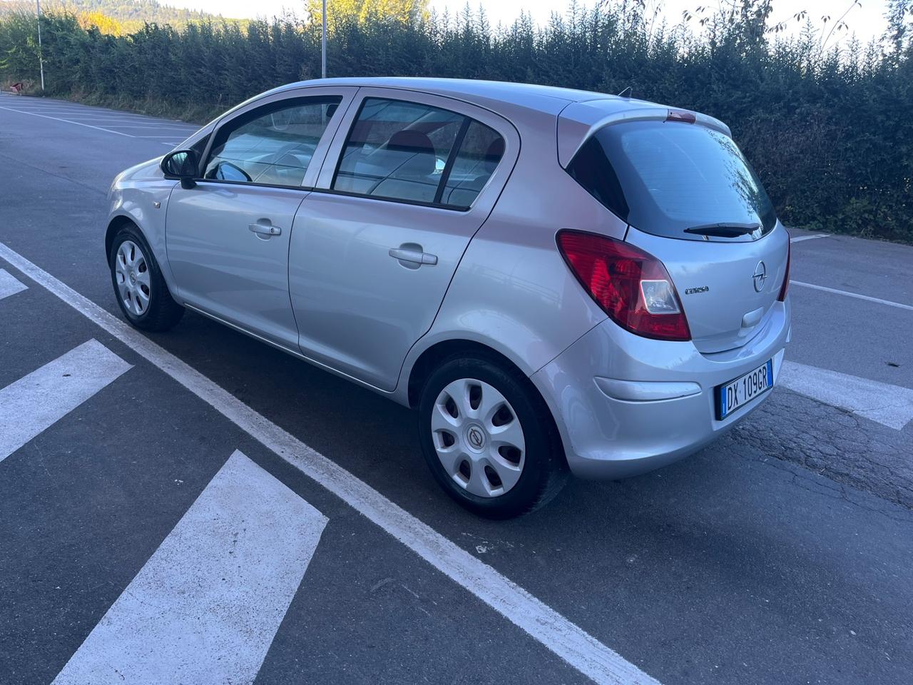 Opel Corsa 1.2 5 porte Cosmo 2009 164.000 KM