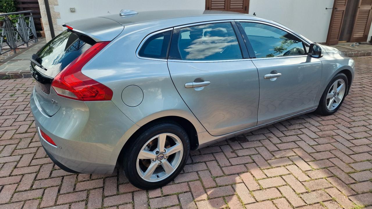 Volvo V40 D2 1.6 Summum
