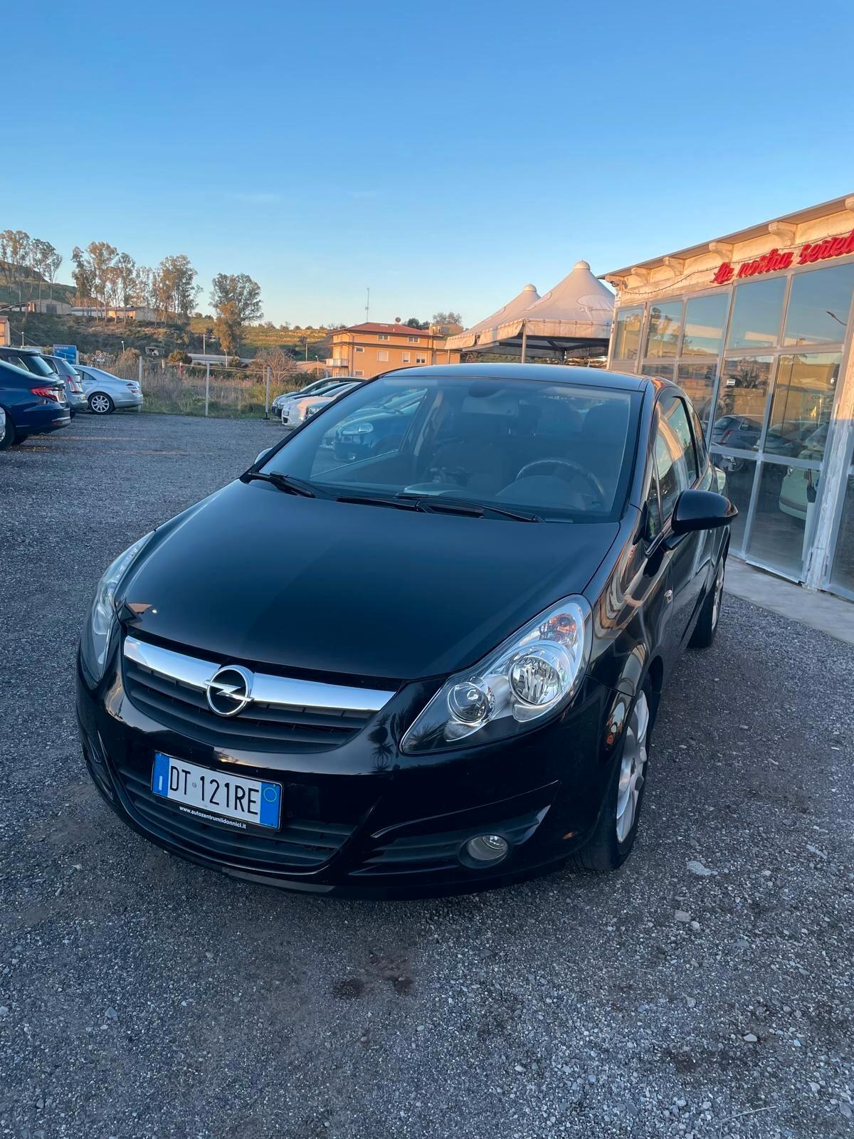 Opel Corsa 1.2 3 porte 80 cv cambio automatico