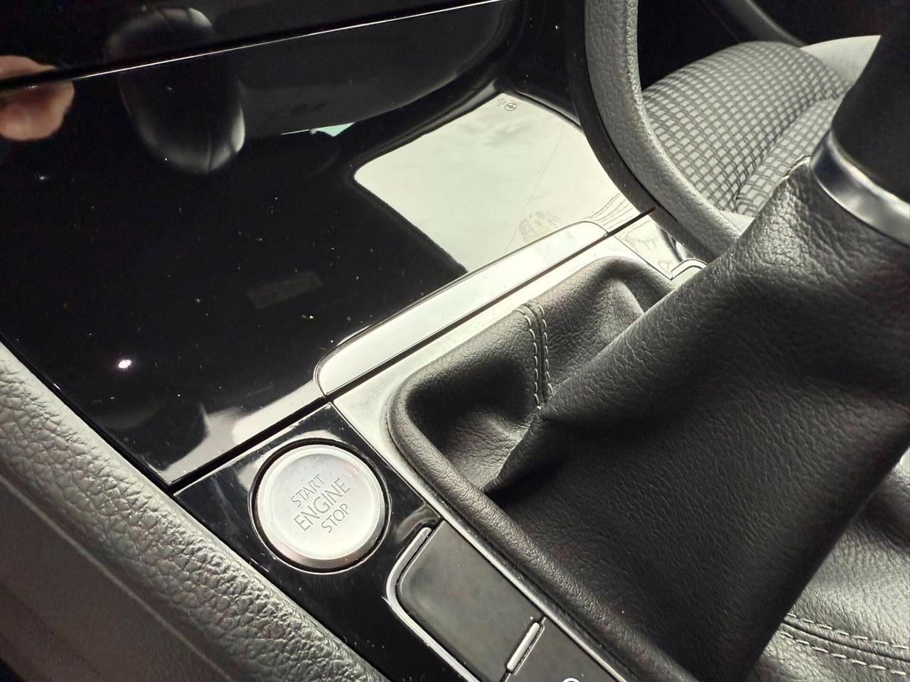 Volkswagen Golf 1.6 TDI 115 CV 5p. -R LINE- KEYLESS