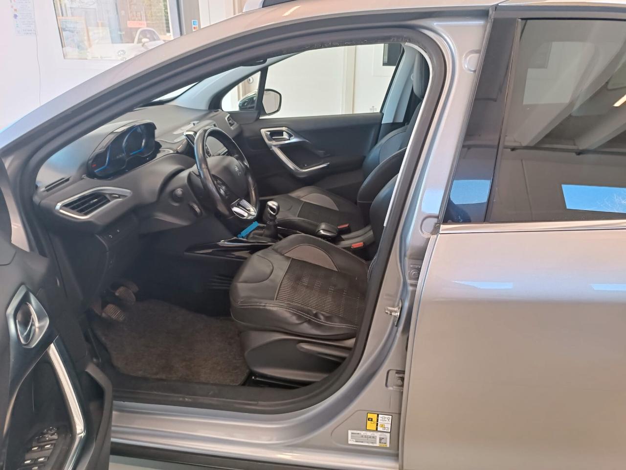 Peugeot 2008 BlueHDi 120 S&S Black Matt