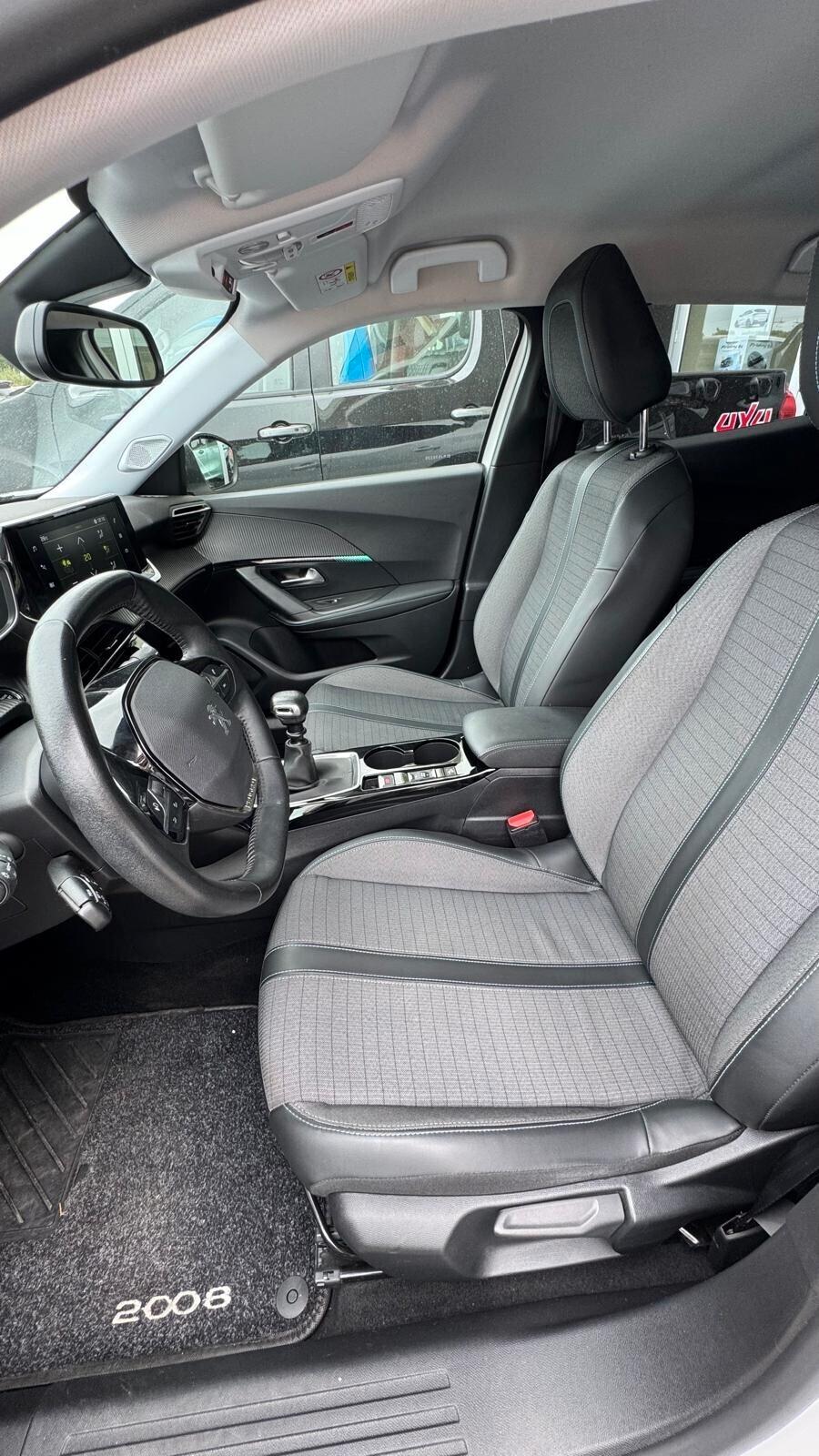 Peugeot 2008 PureTech 130 S&S EAT8 Allure