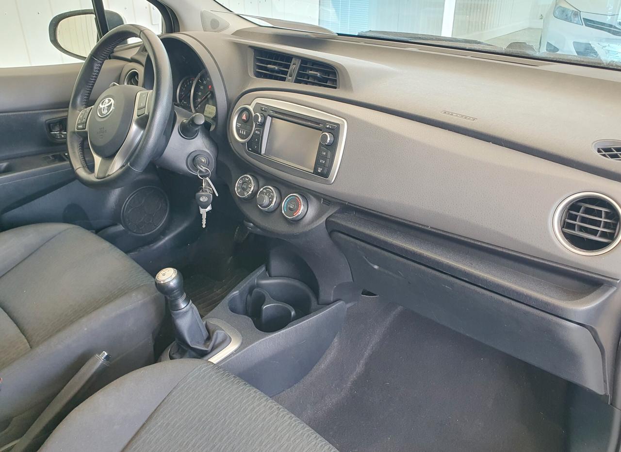 Toyota Yaris Lounge 1.0 BENZ. CON NAVI - 2013 - KM. 82.000