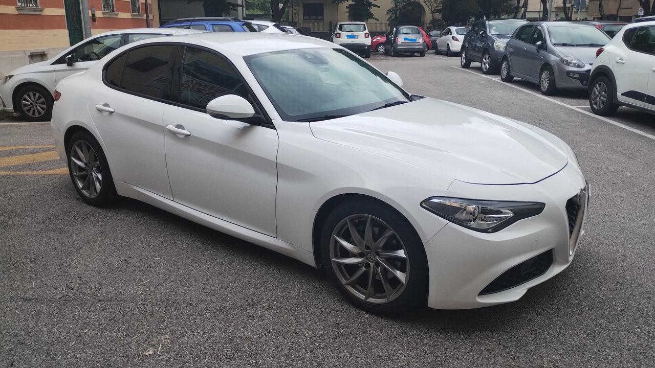 Alfa Romeo Giulia 2.2 Turbodiesel 180 CV AT8 Super
