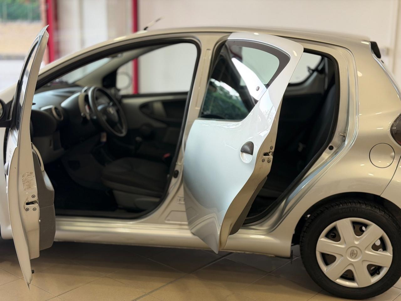 Toyota Aygo 1.0 12V VVT-i 5 porte Now Connect