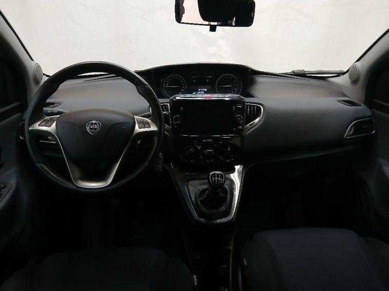 Lancia Ypsilon 1.0 firefly hybrid Gold s&s 70cv