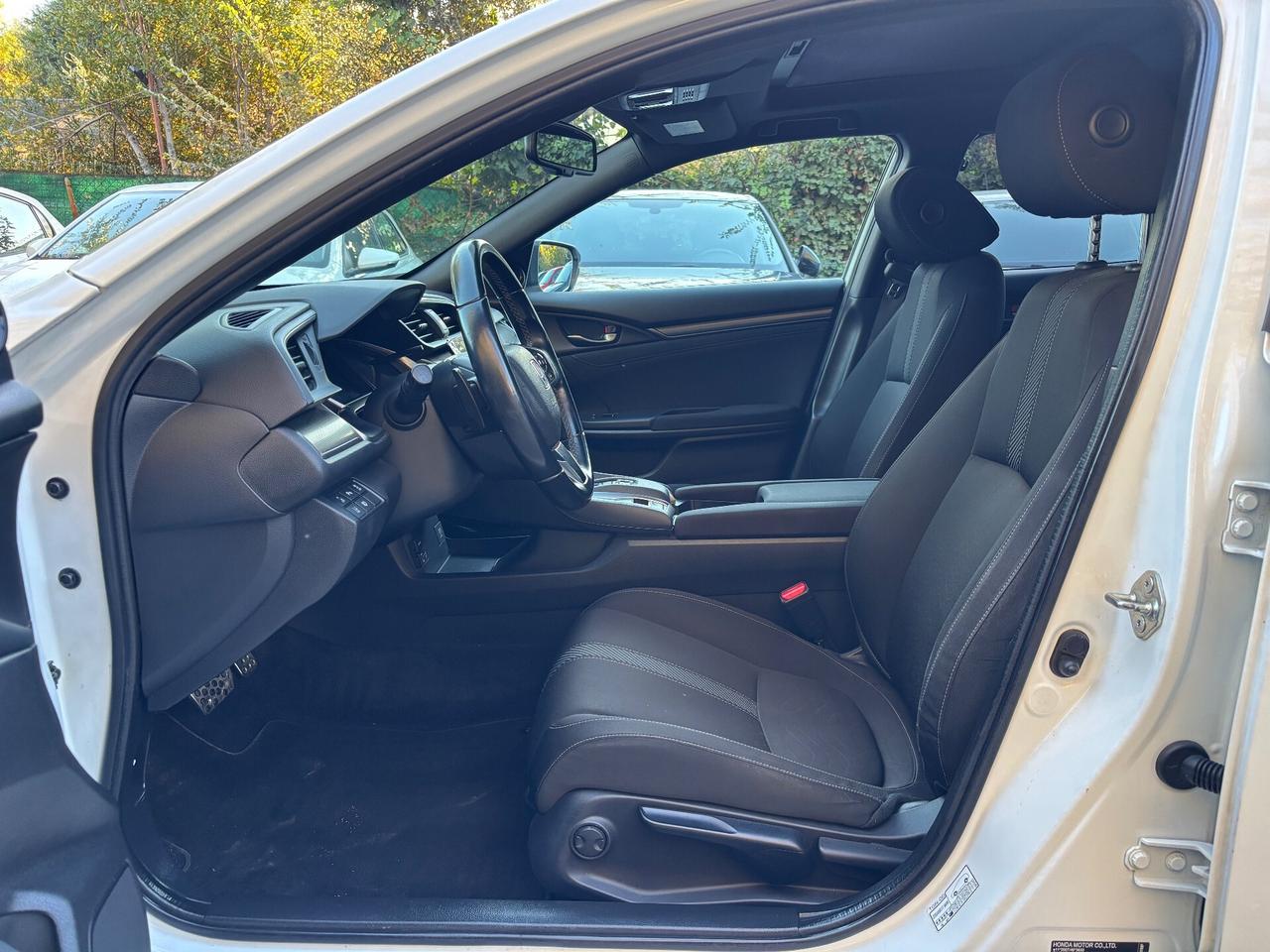 Honda Civic 1.6 5 porte Executive Premium