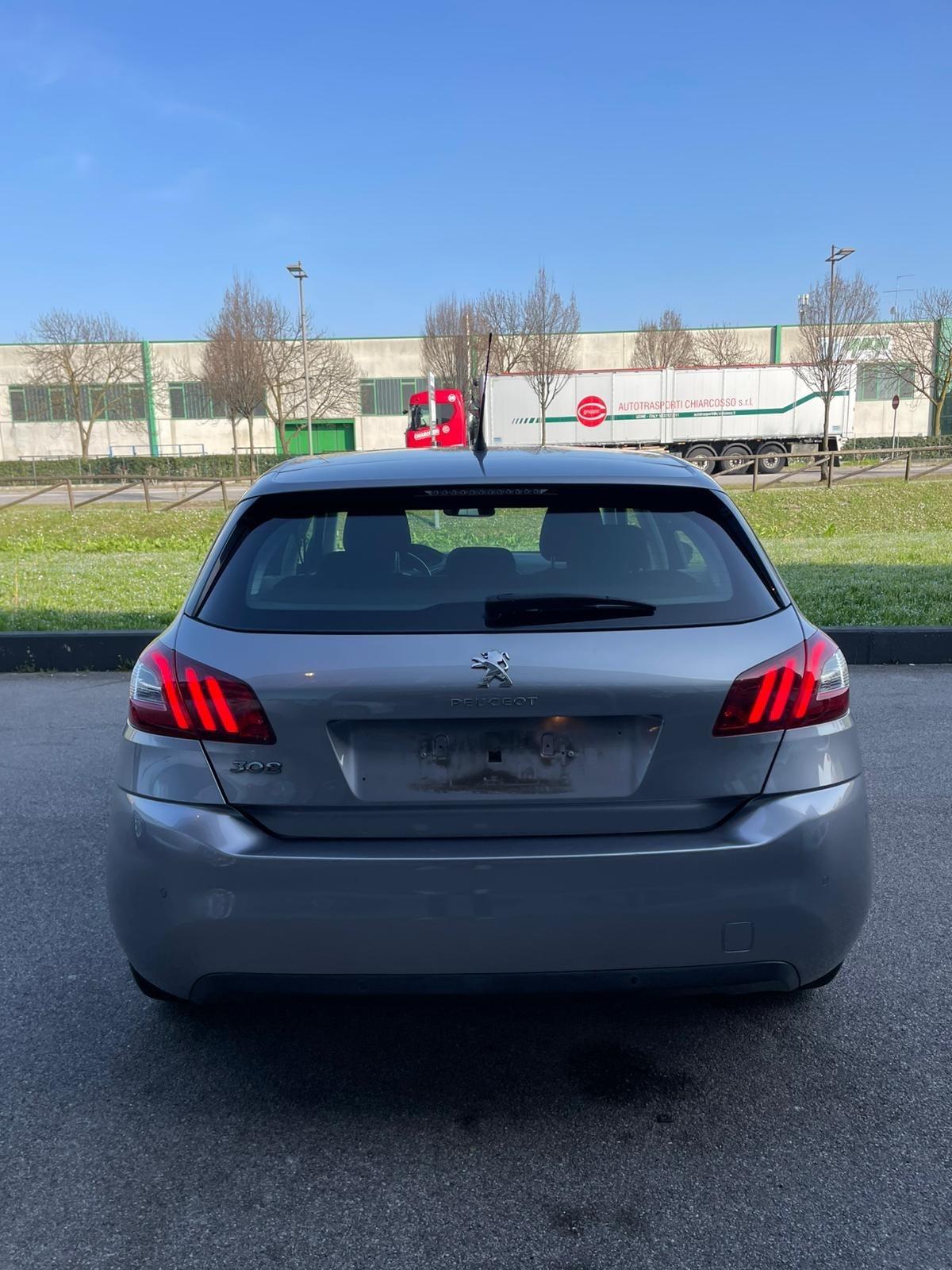 Peugeot 308 1.2 Neopatentati Finanziabile