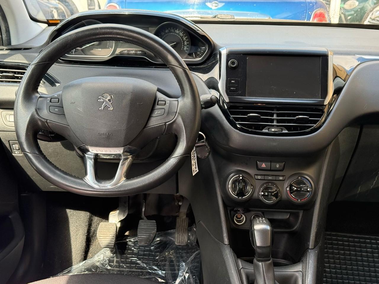 PEUGEOT 208 1,2 B/GPL