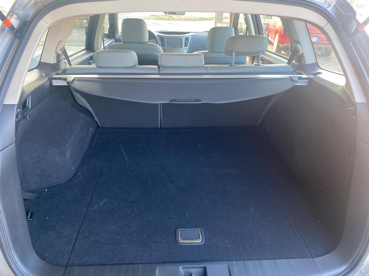 Subaru OUTBACK 2.5i Bi-Fuel Trend