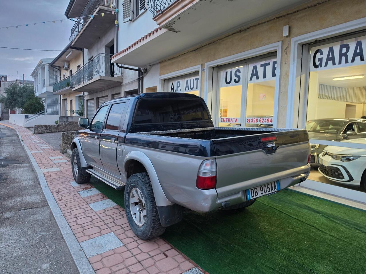 Mitsubishi L200 2.5 TD cat 4WD Double Cab Invite