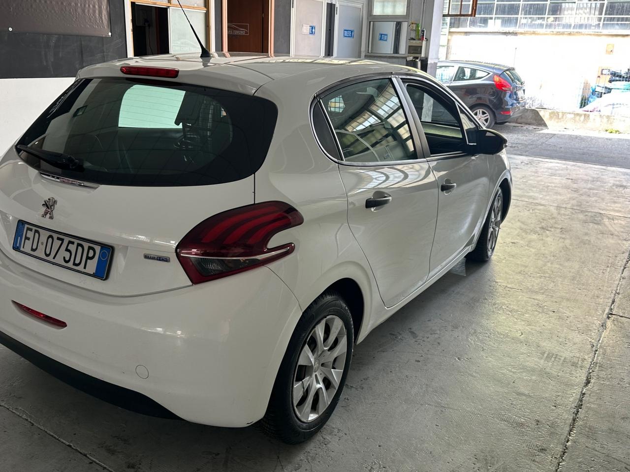 Peugeot 208 BlueHDi 75 5 porte Van Active