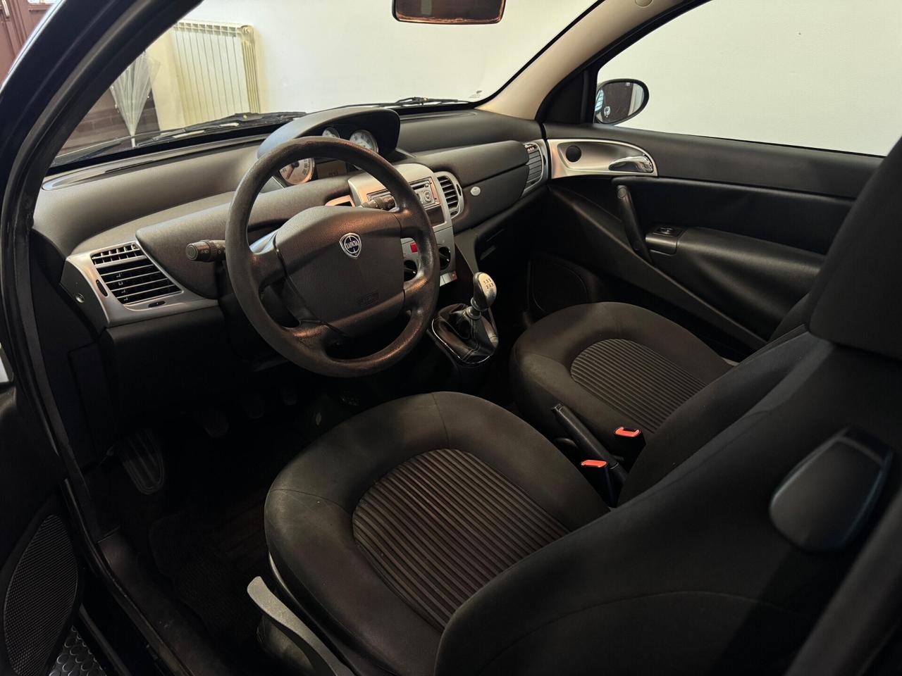 Lancia Ypsilon 1.2 benzina - adatta a neopatentati
