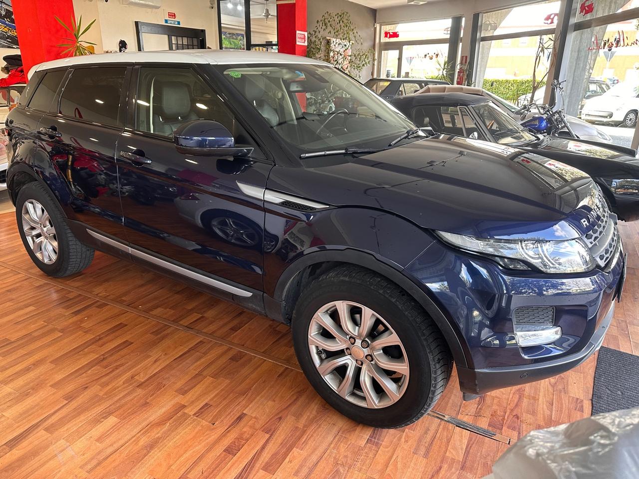 Land Rover Range Evoque 2.2 TD4 5p. Pure Tech Pack