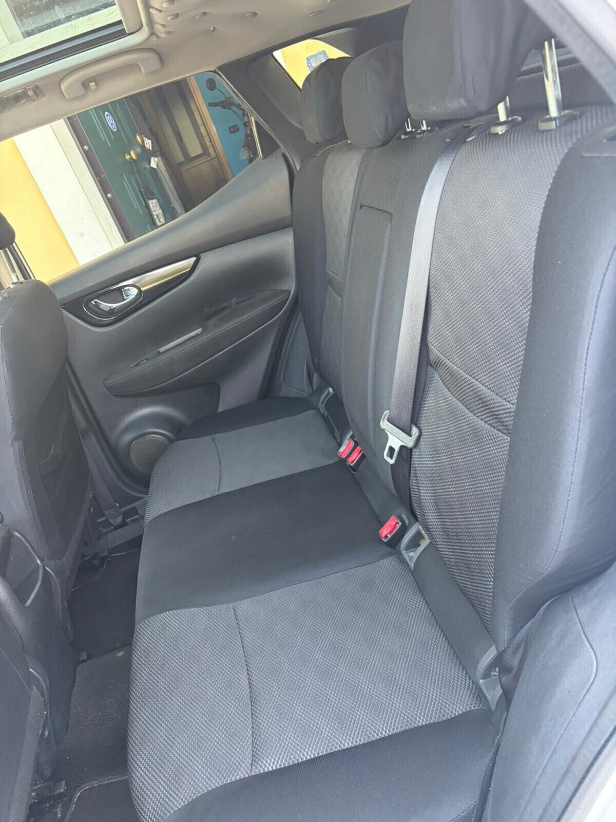 Nissan Qashqai 1.5 dCi tetto in vetro navigazione full