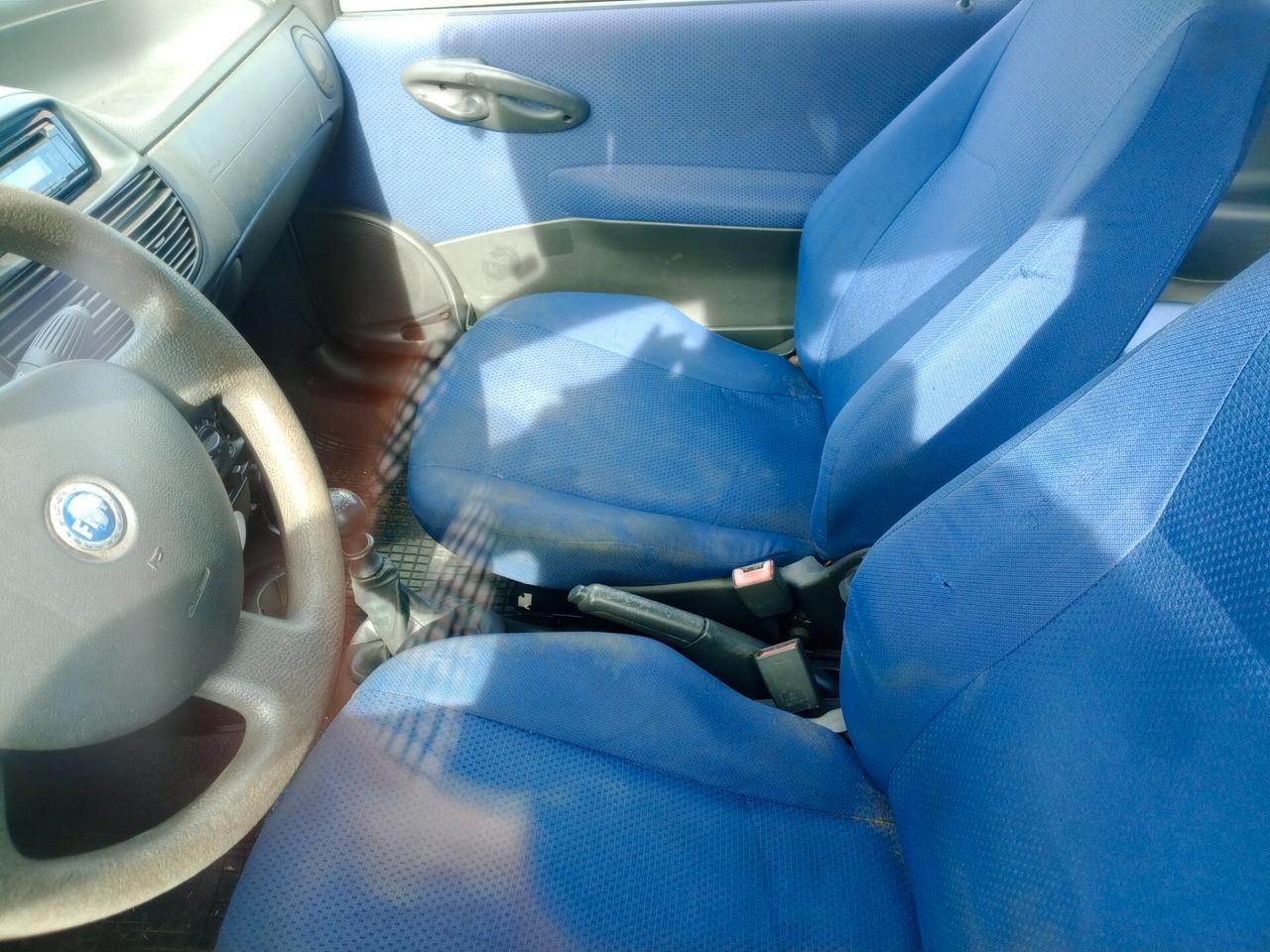 Fiat Punto 1.2i cat 3 porte EL ( impianto GPL) x neopatentati