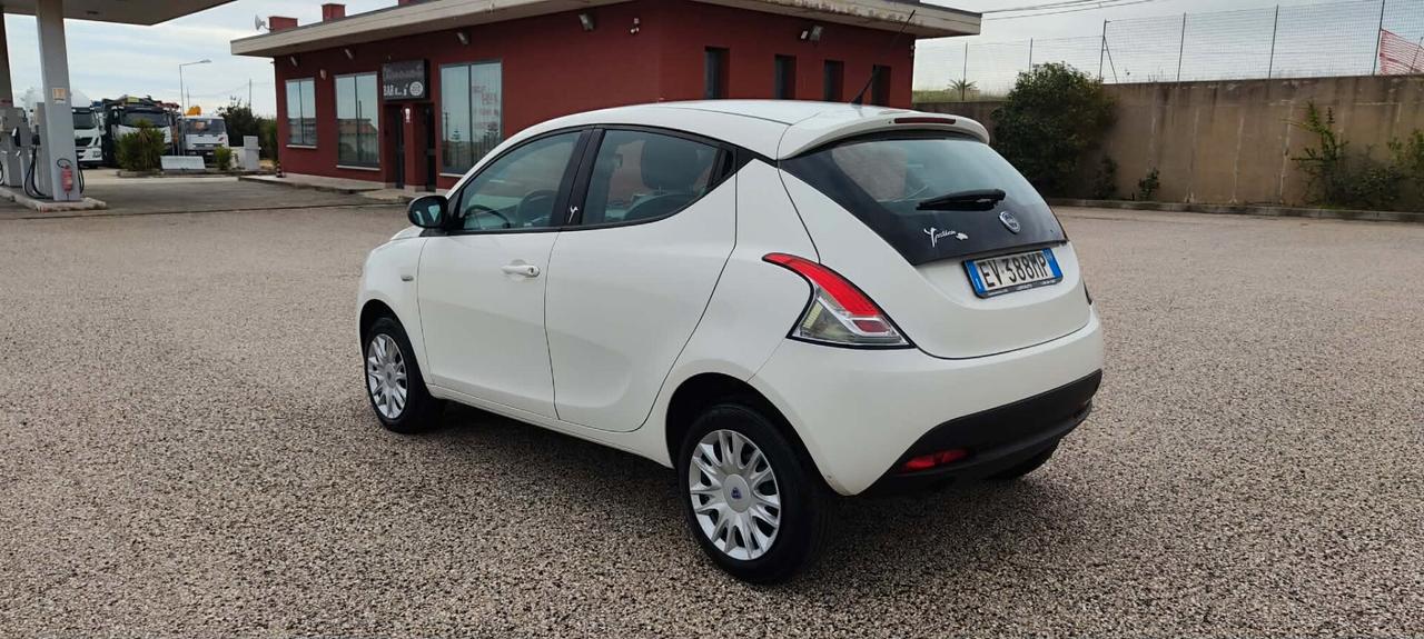 Lancia Ypsilon 0.9 TwinAir 85 CV 5 porte Metano Ecochic Gold