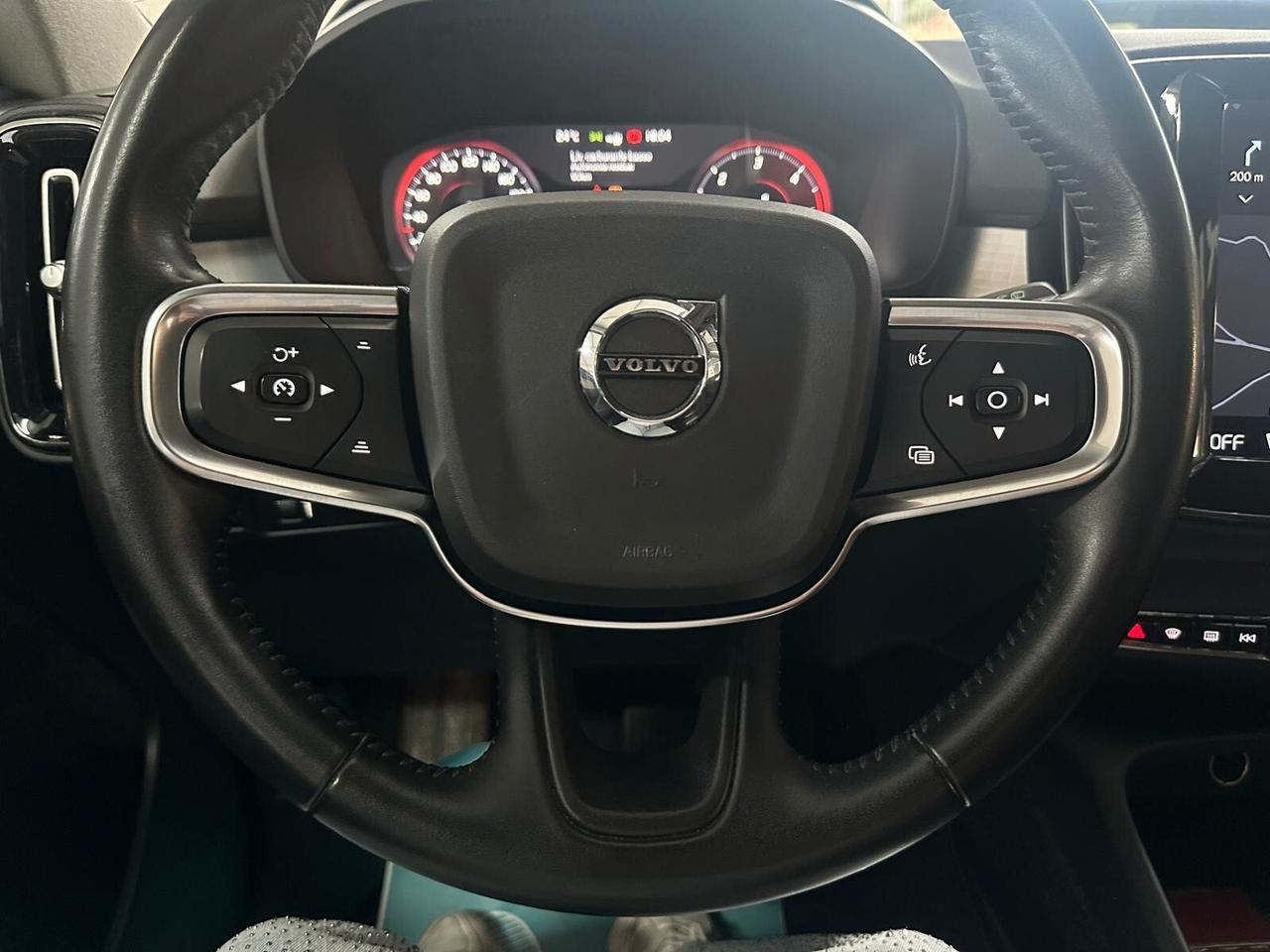 VOLVO XC40 2.0 150CV 06/2020