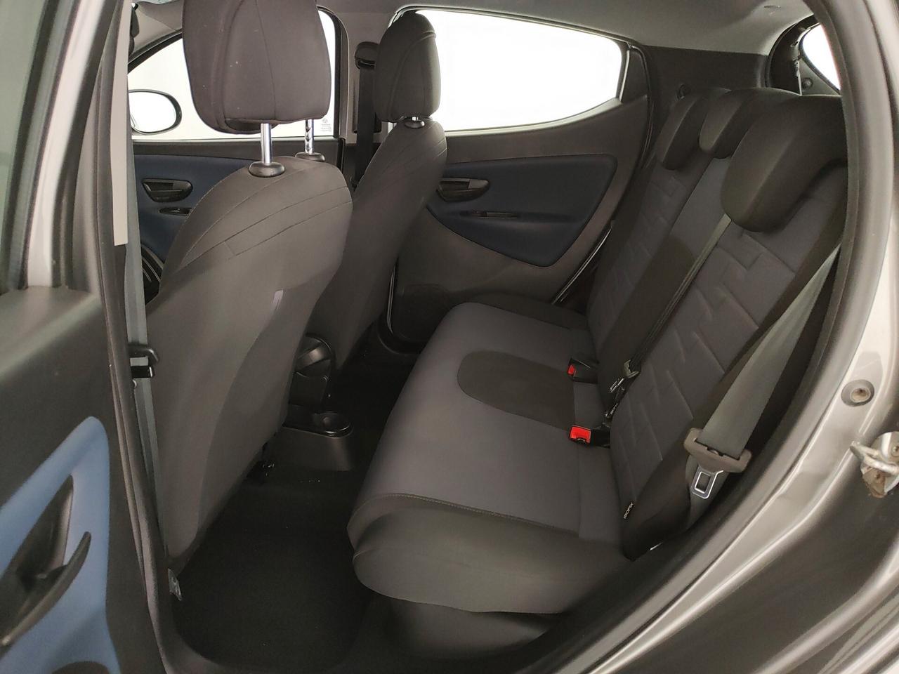 Lancia Ypsilon 1.0 FireFly 5 porte S&S Hybrid Platino