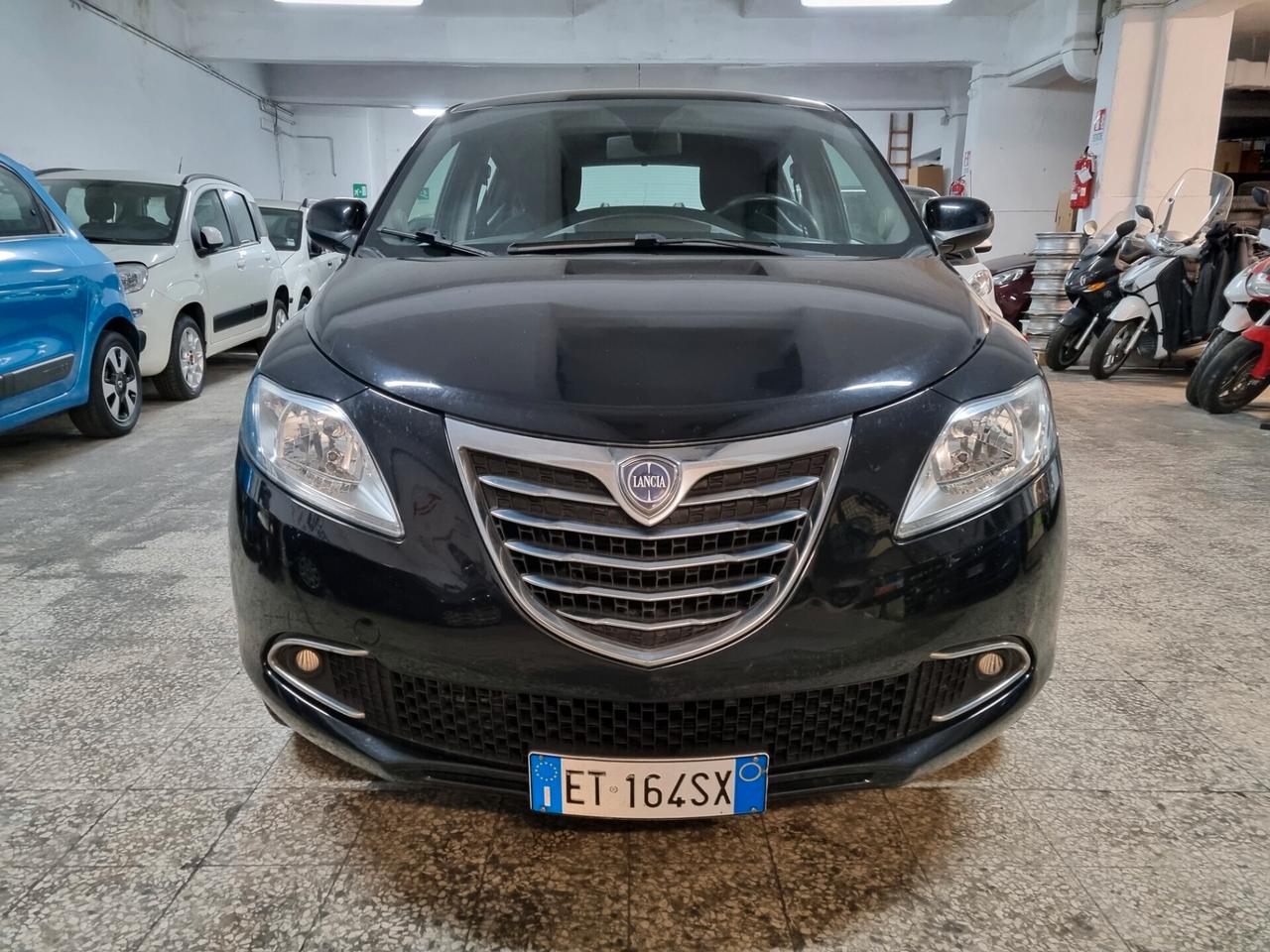 Lancia Ypsilon 0.9 TwinAir 85CV 5P Ecochic Gold