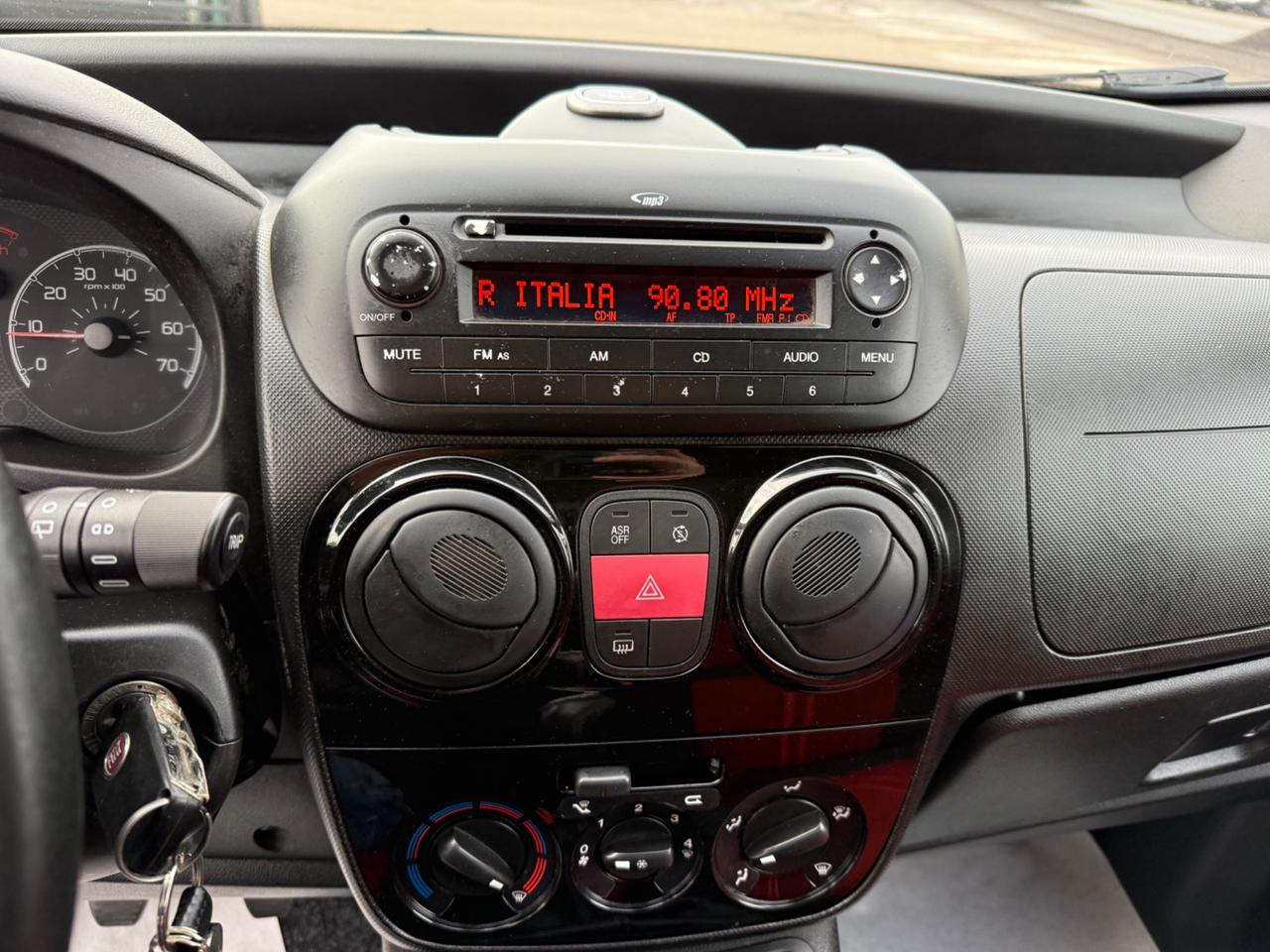 Fiat Qubo 1.3 MJT 95 CV Trekking GANCIO TRAINO