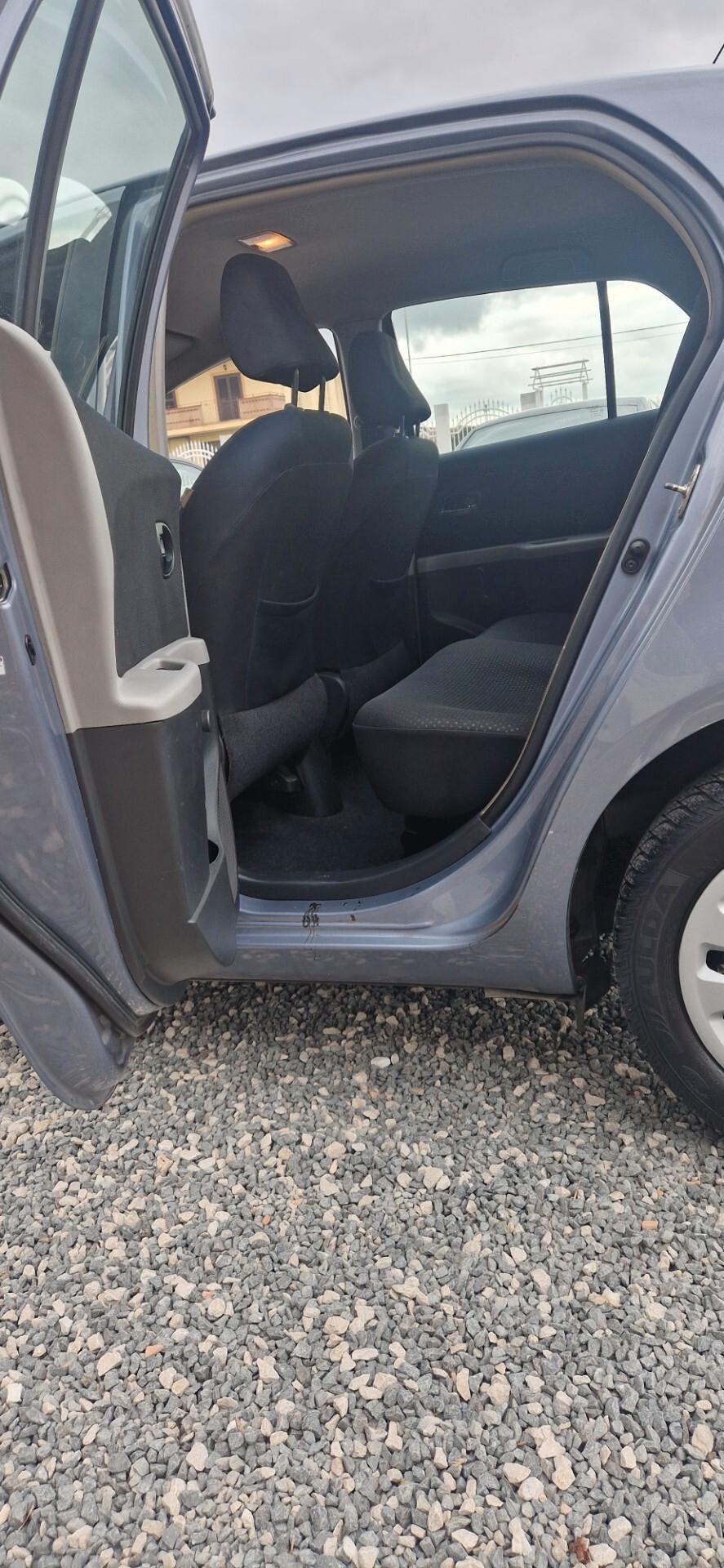 Toyota Yaris 1.0 5 porte Now