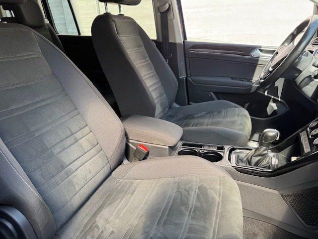 VOLKSWAGEN Touran 1.6 TDI 115 CV SCR DSG BlueMotion Tech. 7 POSTI