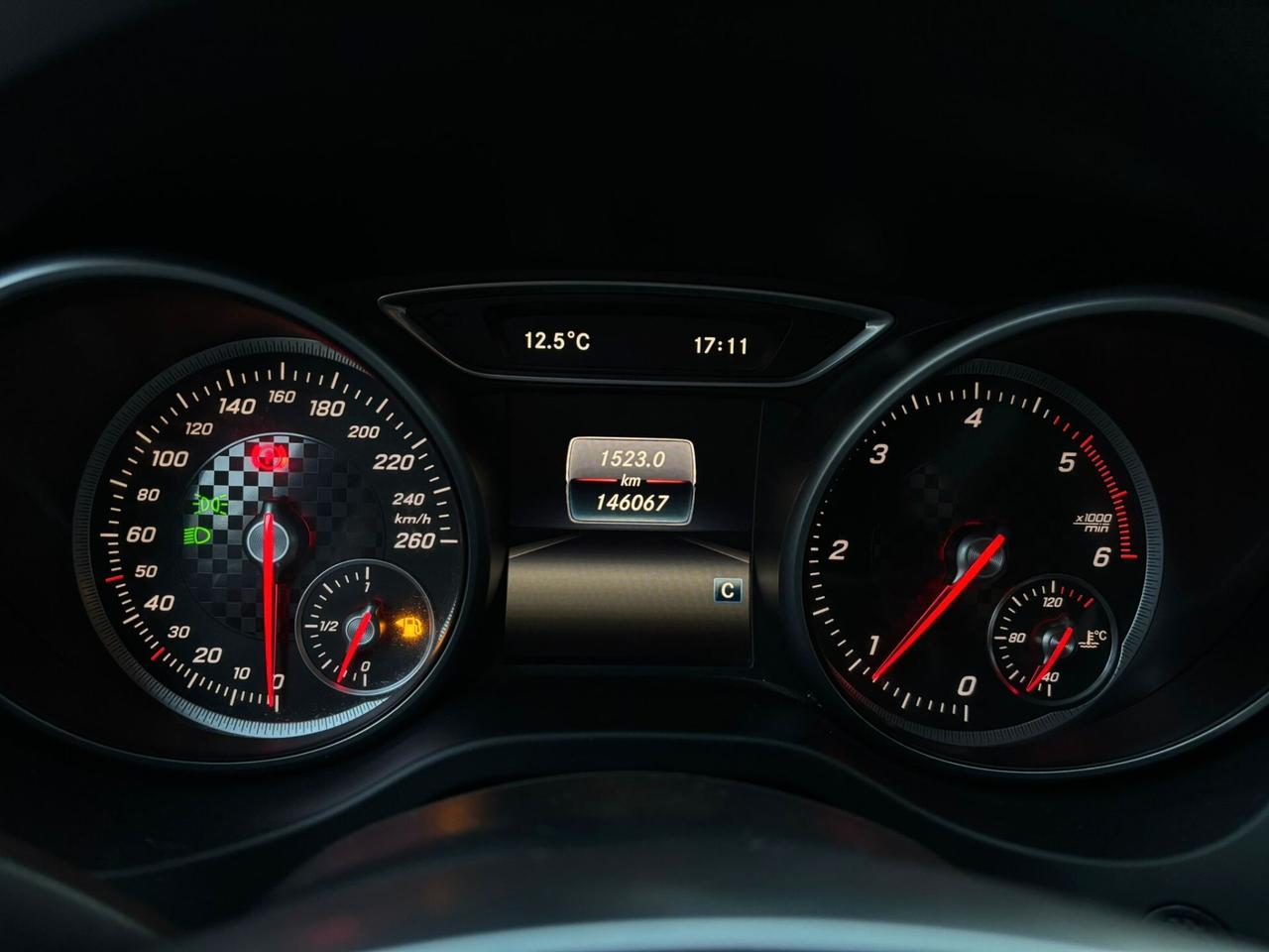 Mercedes A180d Premium Dark Night - 11/2016