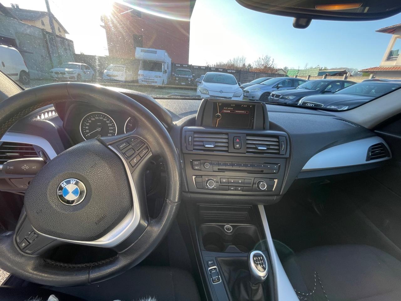 Bmw 116 120d 5p. Urban