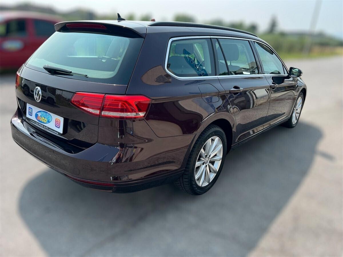 Volkswagen Passat Variant 1.6 TDI SCR DSG Business BMT colore Bordeaux