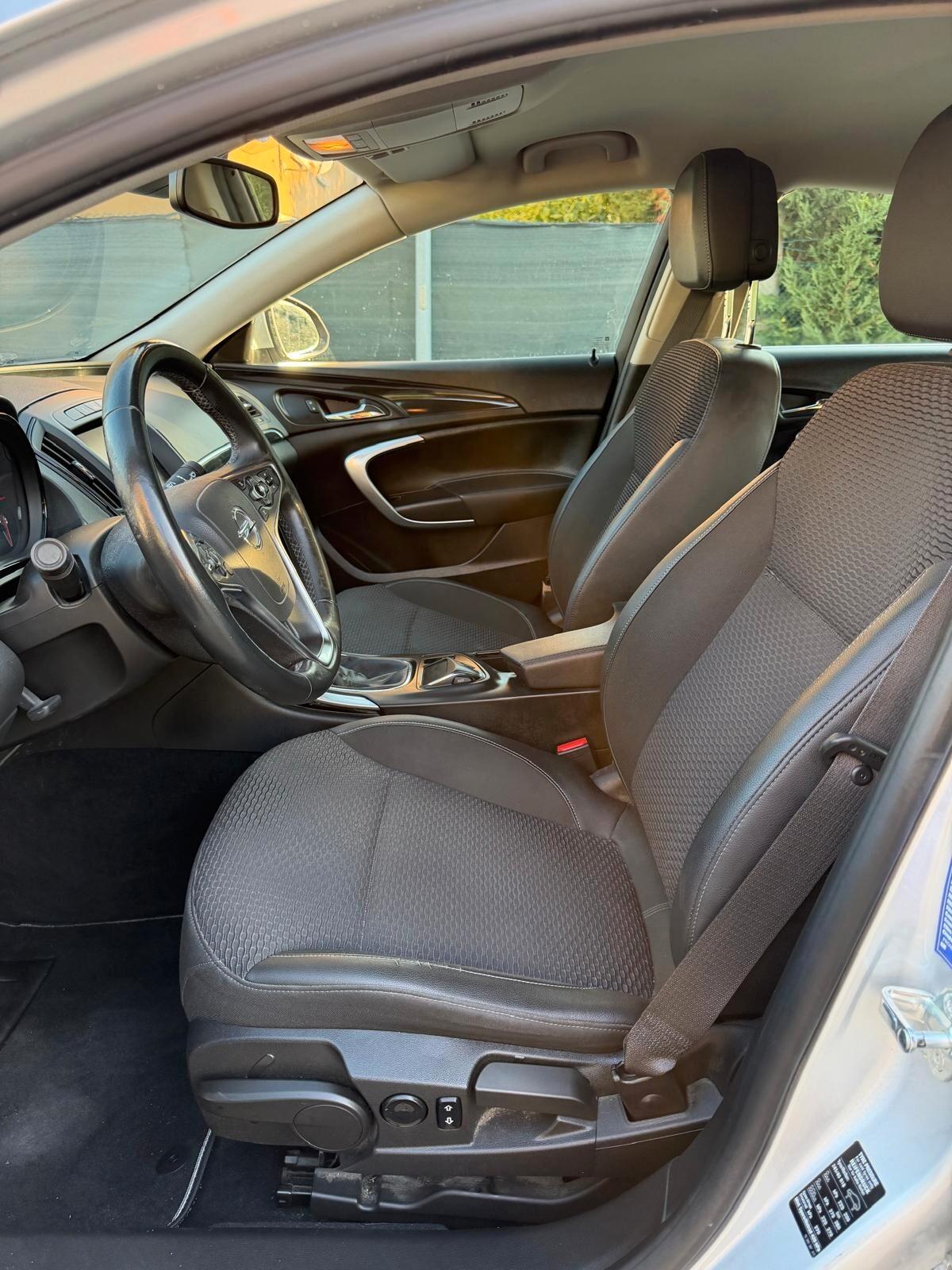 Opel Insignia 2.0 cdti - NAV. - 12 MESI DI GARANZIA -