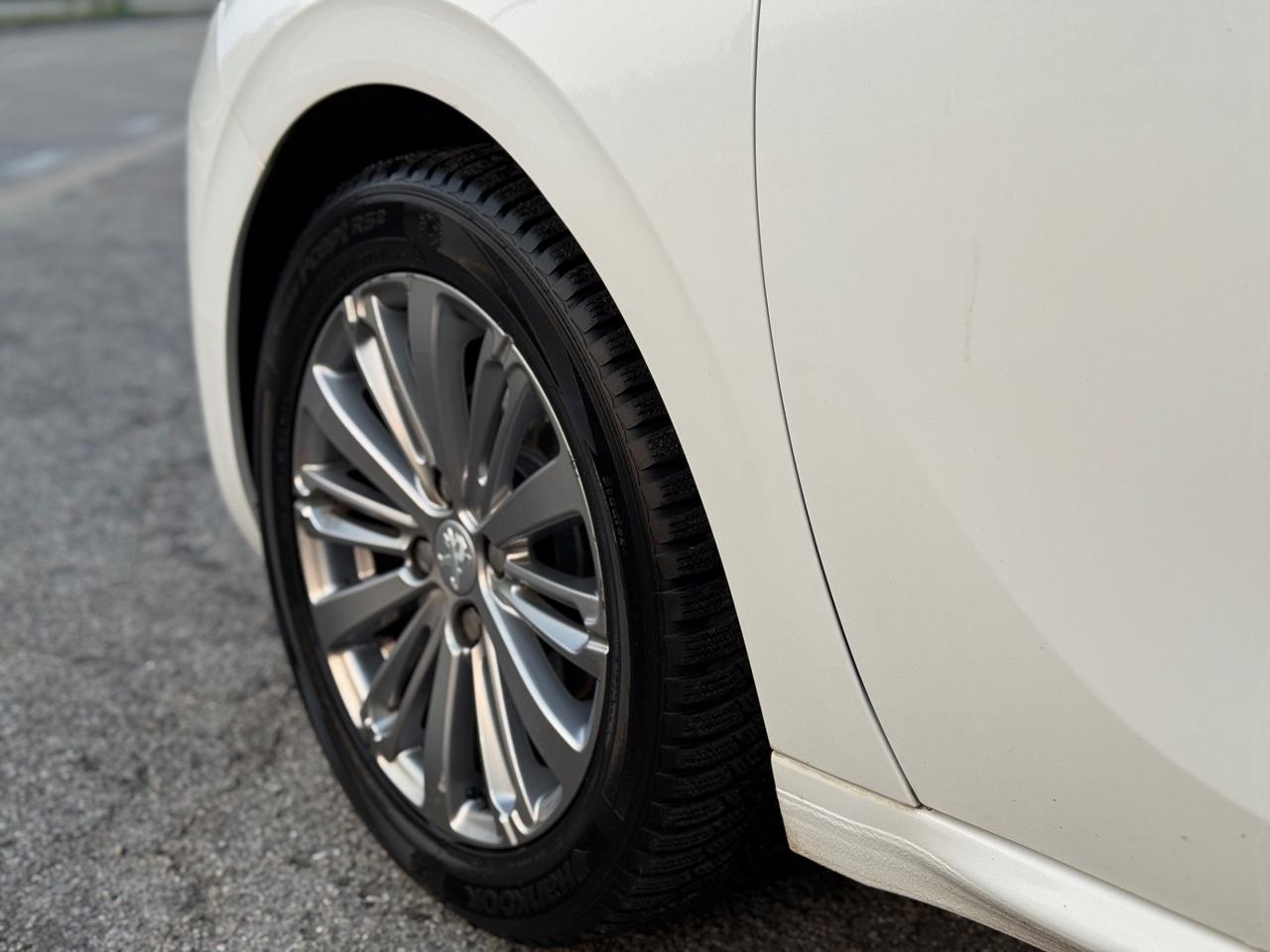 Peugeot 208 1.2i Benzina 82CV 5PT NEOPATENTATI 117.000KM