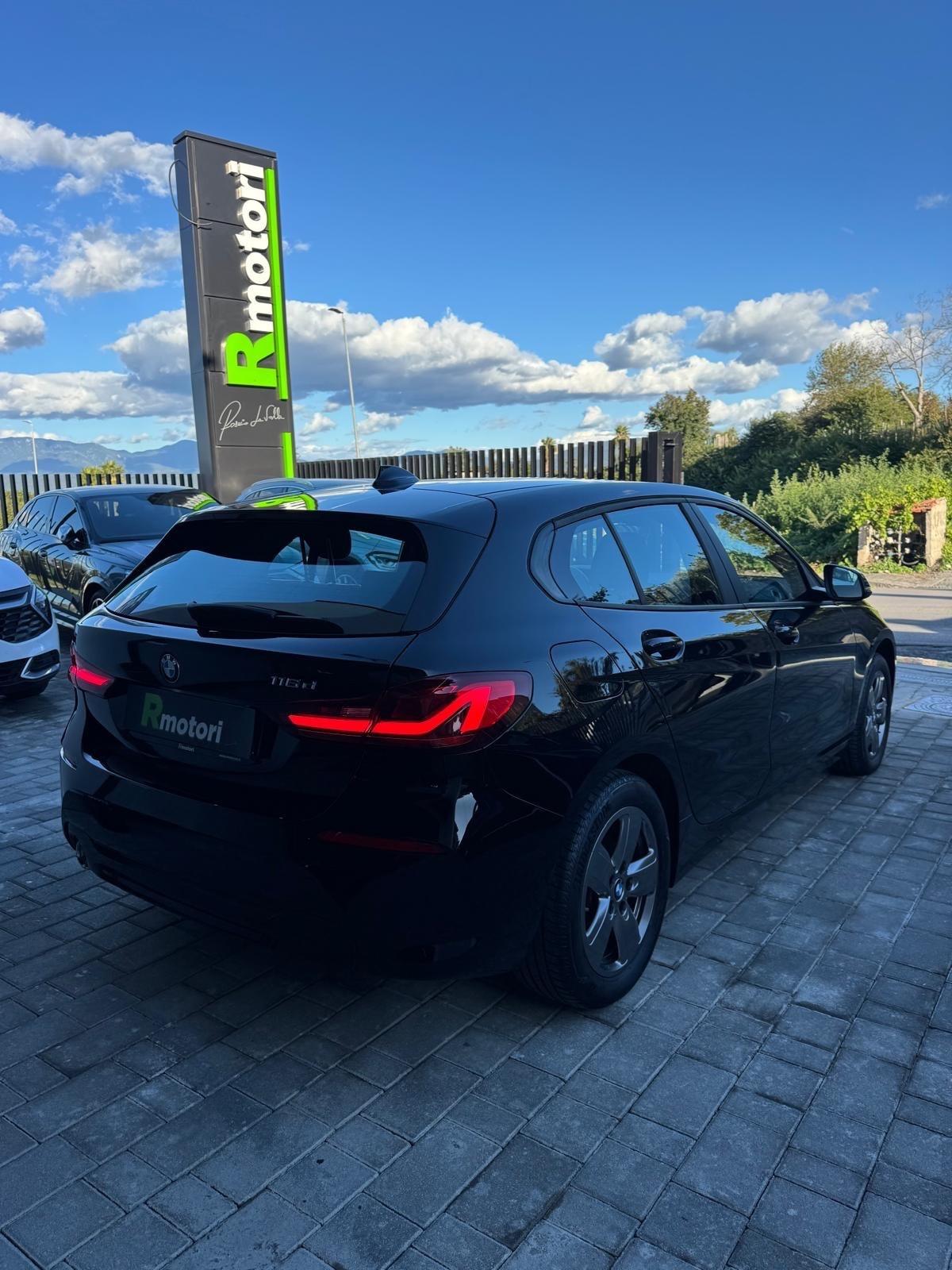 Bmw 116 116d 5p. Advantage