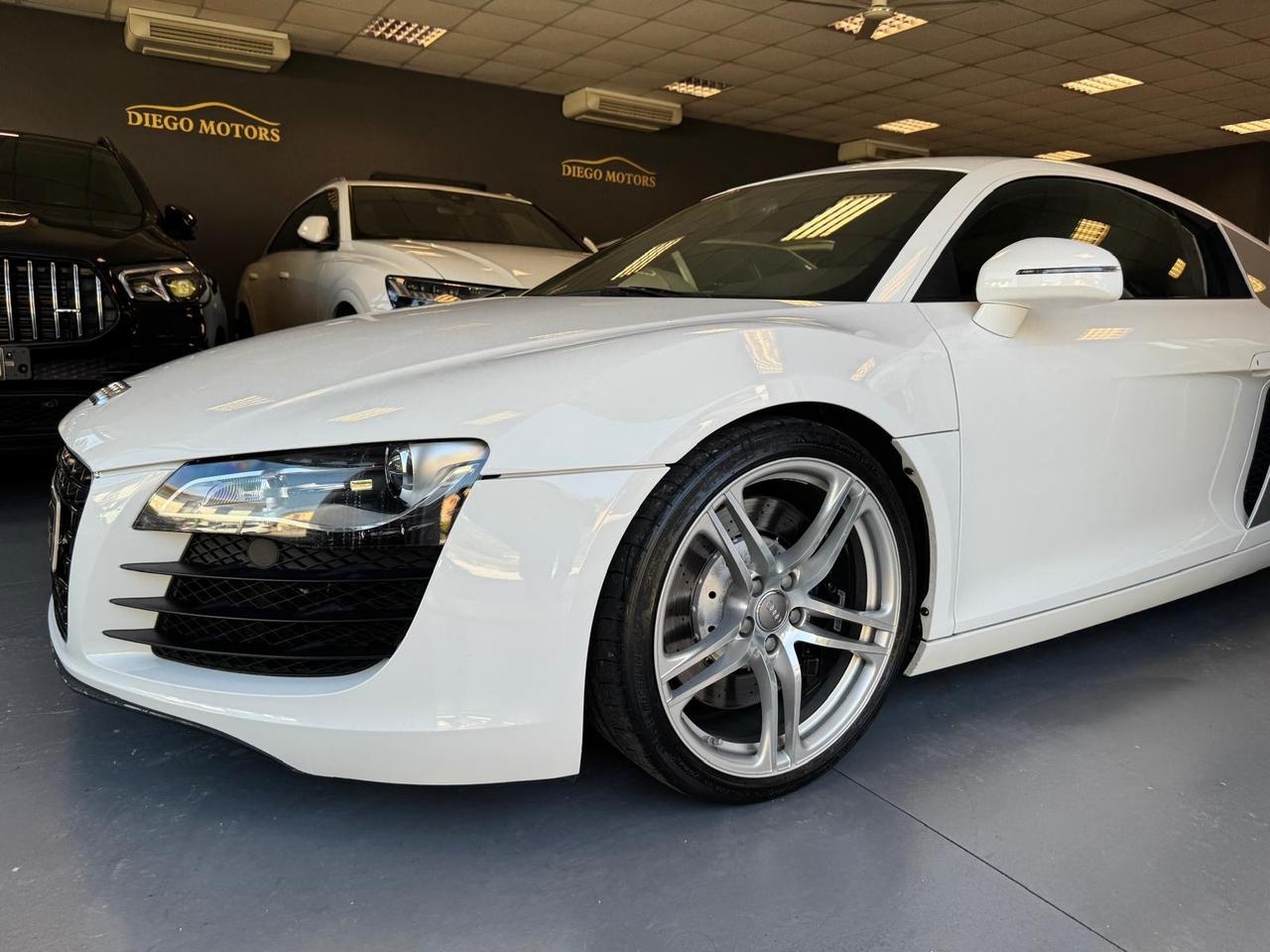 Audi R8 4.2 V8 FSI quattro R tronic