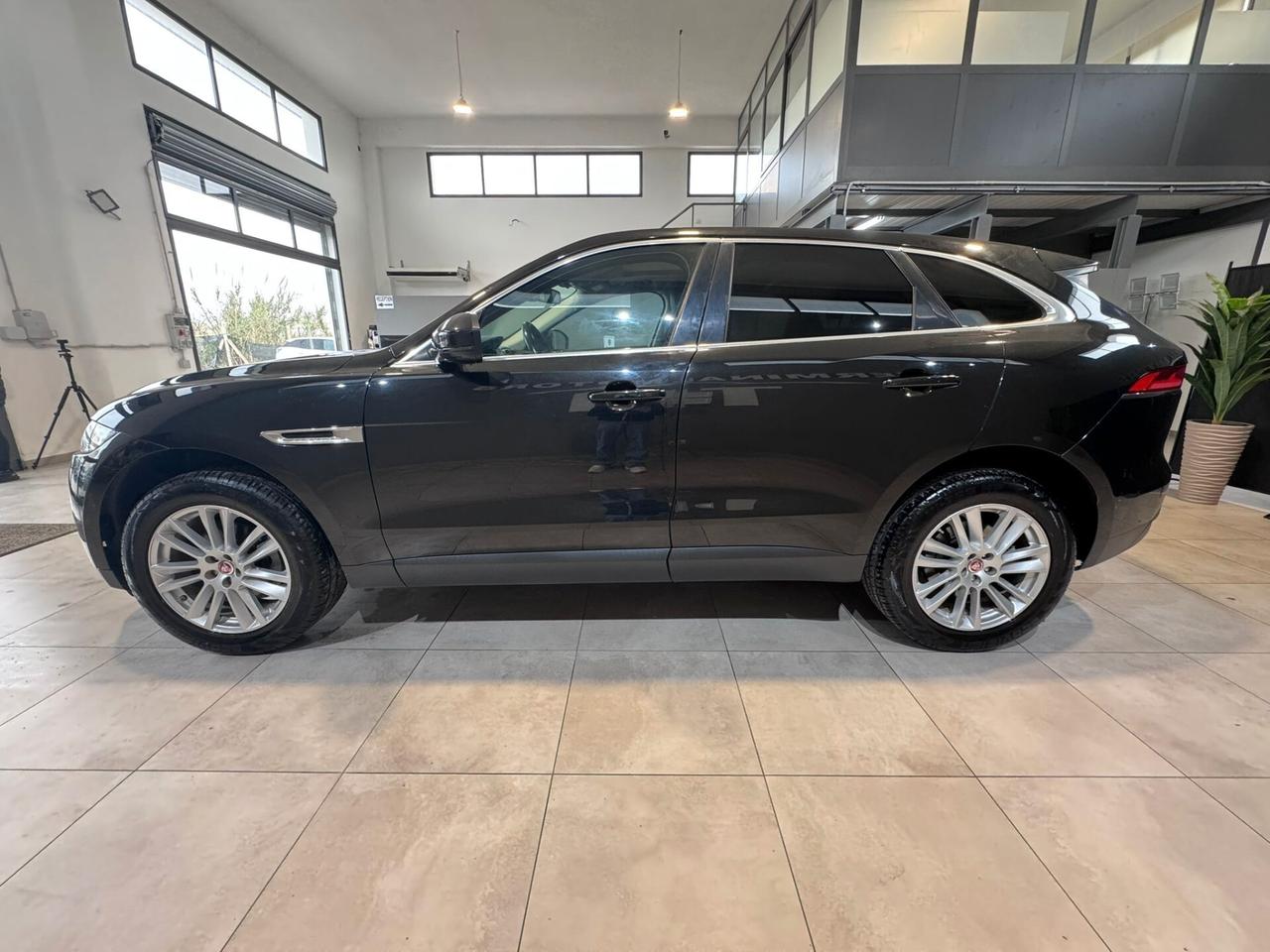 Jaguar F-Pace 2.0 D 180 CV AWD aut. Pure