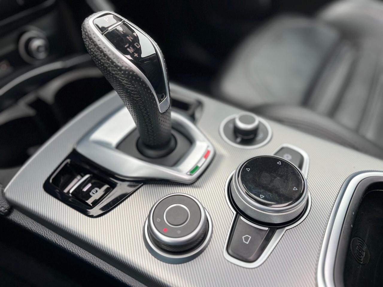 Alfa Romeo Stelvio 2.2 210 CV AT8 Q4 Veloce