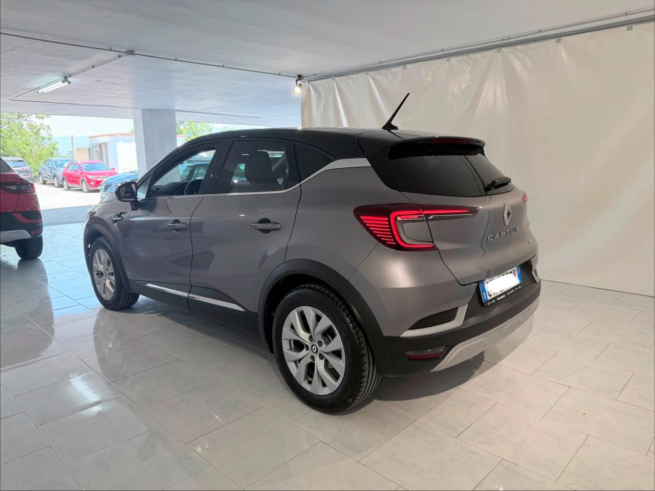 RENAULT CAPTUR FULL HYBRID AUTOMATICA